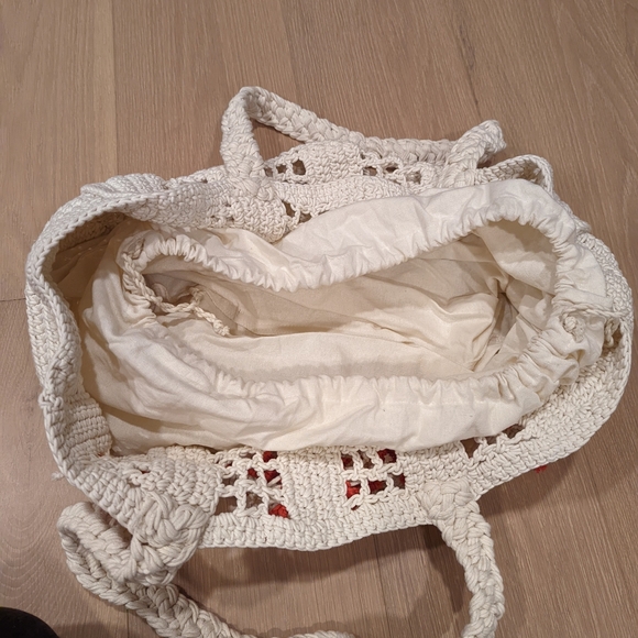 Handcrafted Cream and Red Tote Bag with little crabs - Picture 9 of 10